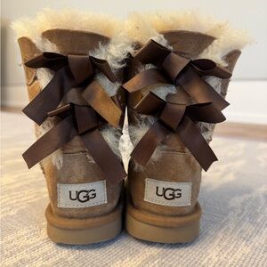 UGG Toddler Mini Bailey Bow Boots